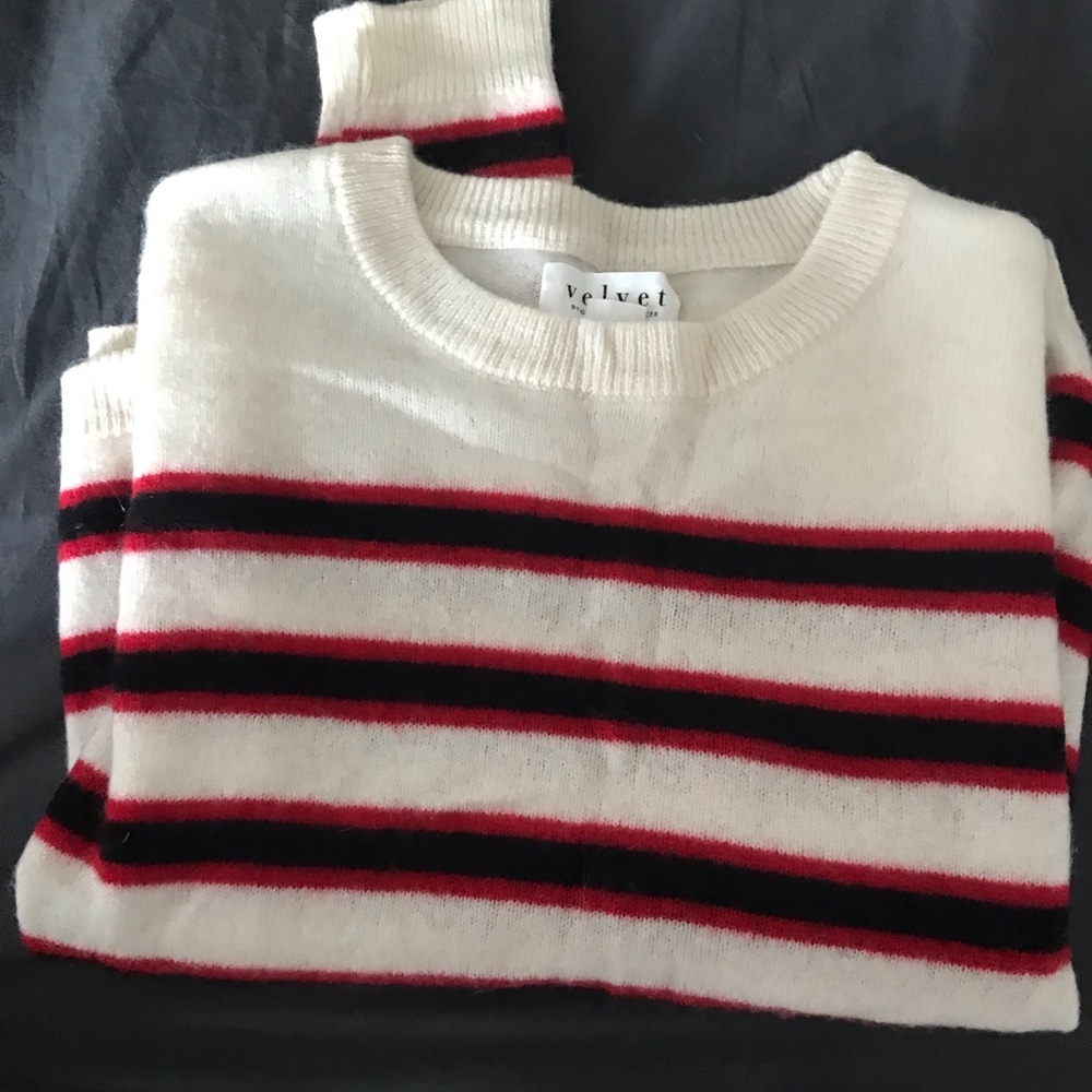 Velvet by graham and Spencer 100% cashmere sweater